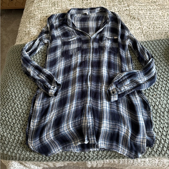 Volcom Navy and Light Blue Plaid Shirt - Picture 1 of 6